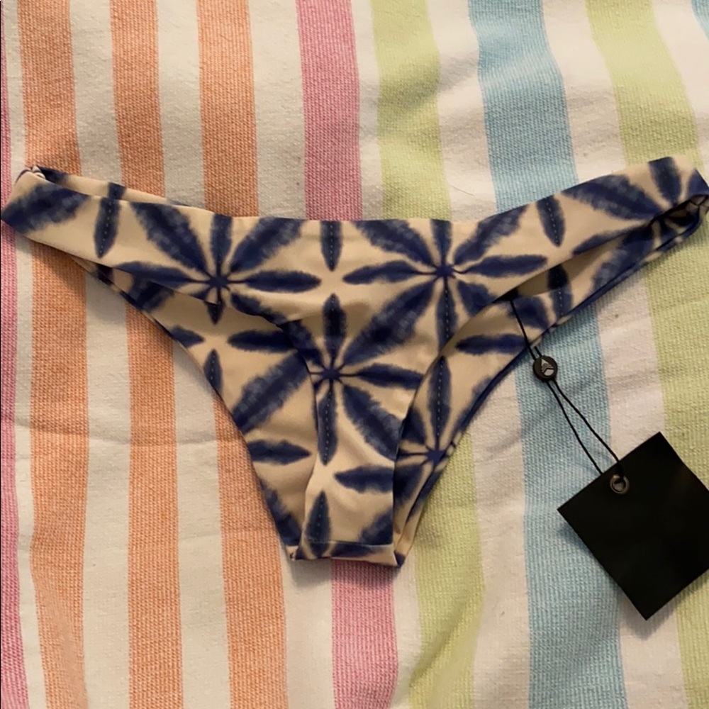 Dahlia Malibu Bottom Batik Stone Fox Swim New